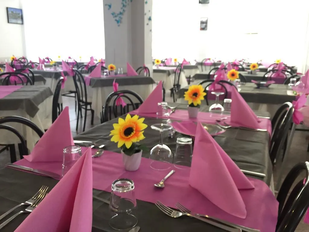 Hotel Montebello Riccione Italië