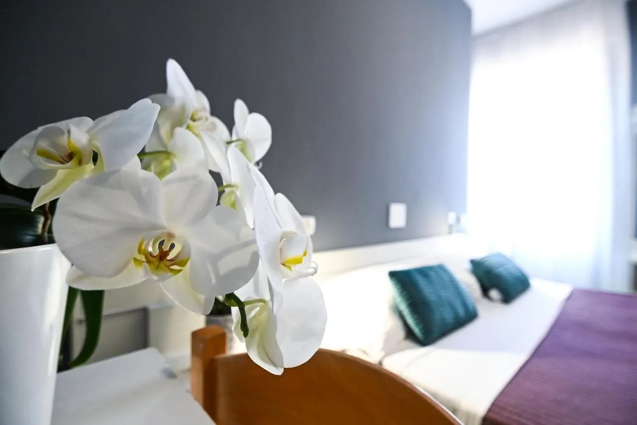 Hotel Montebello ريتشيوني